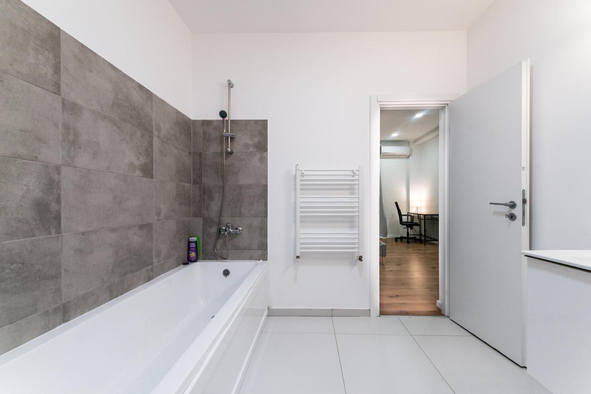 Ultracentral Spacious Apartment 4Br Bucharest Exterior photo